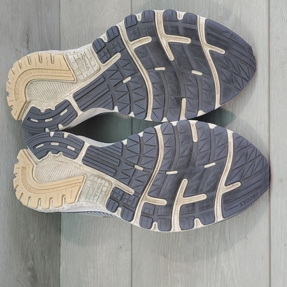 Brooks Womens Adrenaline GTS 20 Running Sneakers shoes 10.5 Medium B - Picture 9 of 13